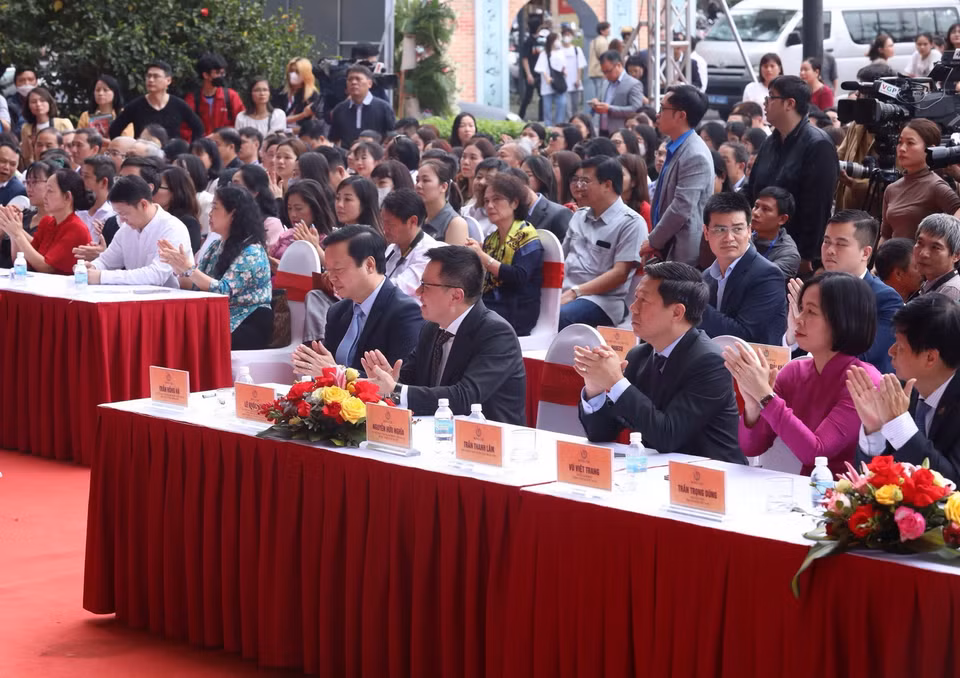 Phó Thủ tướng Trần Hồng Hà và các đại biểu tham dự Lễ bế mạc. (Ảnh: Hoàng Hiếu/TTXVN)