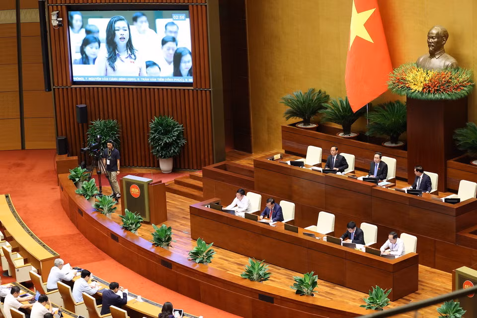 Đoàn Chủ tịch điều hành phiên họp. (Ảnh: Văn Điệp/TTXVN)