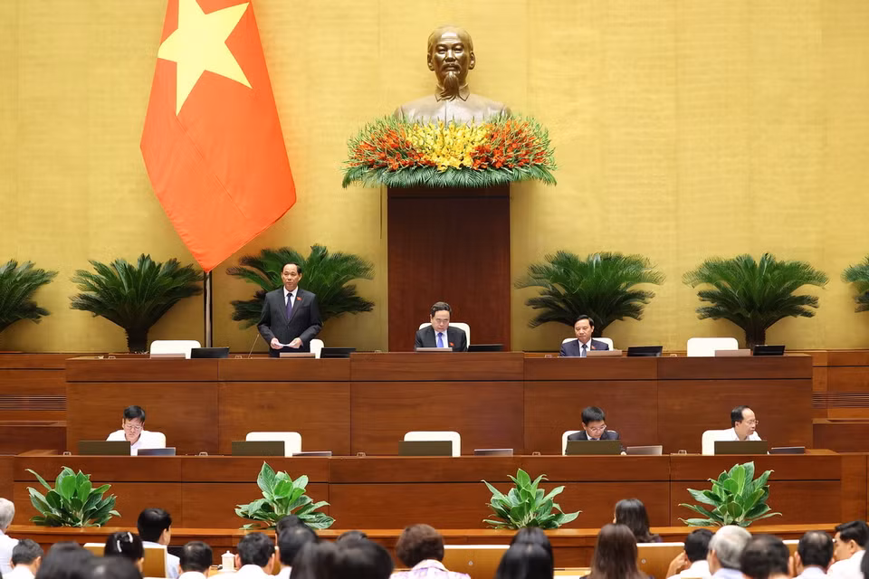 Phó Chủ tịch Quốc hội Trần Quang Phương điều hành nội dung sáng 21/5. (Ảnh: Văn Điệp/TTXVN)