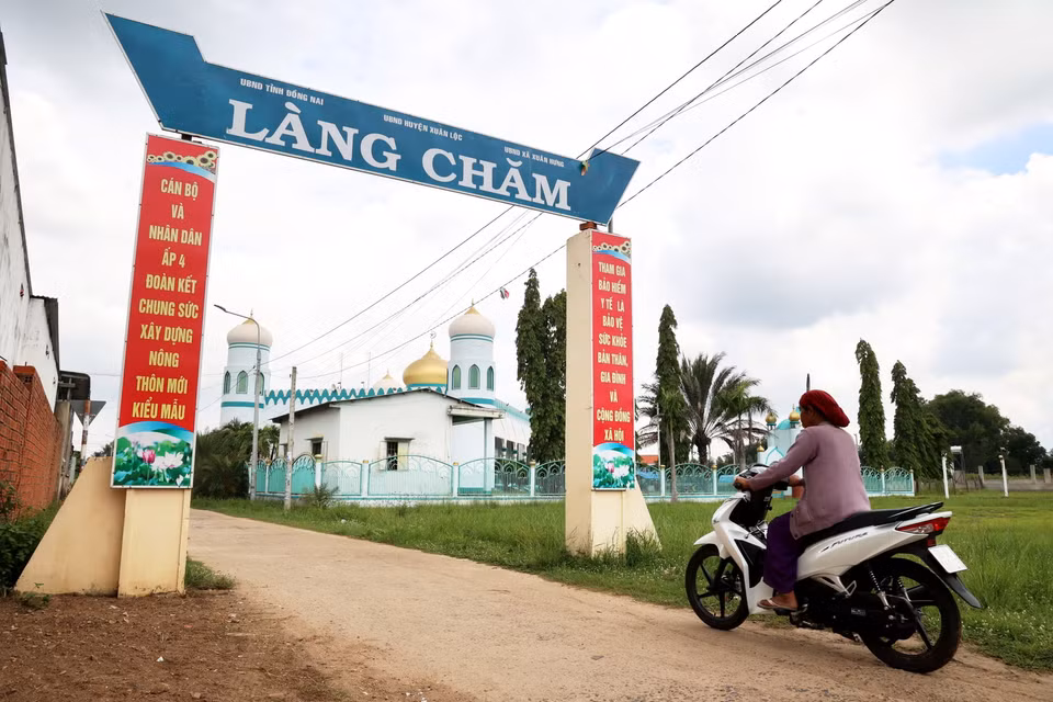 Thánh đường Hồi giáo Masjid Nourul Ehsaan nằm trong làng Chăm Xuân Hưng, ấp 4, xã Xuân Hưng, huyện Xuân Lộc, tỉnh Đồng Nai. (Ảnh: Hồng Đạt/TTXVN)