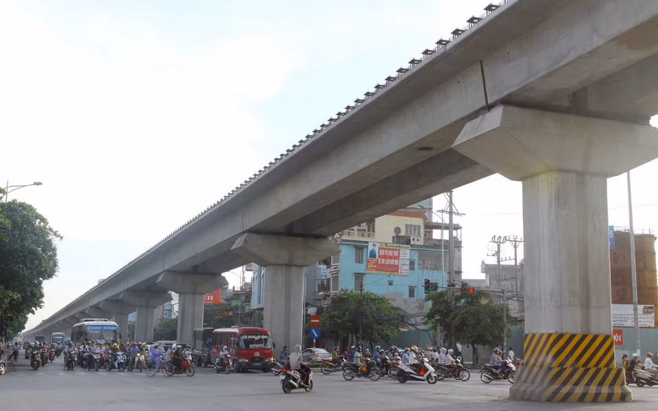 Đoạn công trình đường sắt đô thị Cát Linh-Hà Đông qua quận Hà Đông. (Ảnh: Thế Duyệt/TTXVN)