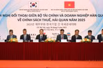 Hội nghị đối thoại với cộng đồng doanh nghiệp Hàn Quốc về chính sách thuế và hải quan năm 2025, ngày 30/9. (Ảnh: Vietnam+)