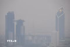 Khói mù ô nhiễm bao phủ Bangkok, Thái Lan. (Ảnh: THX/TTXVN)