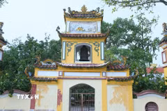 Cổng trước Di tích Quốc gia Đền Cây Quế. (Ảnh: Công Luật/TTXVN)