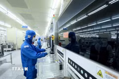 Công ty TNHH Hana Micron Vina 100% vốn đầu tư của Hàn Quốc tại Bắc Ninh, chuyên sản xuất và gia công bảng vi mạch tích hợp sử dụng cho điện thoại di động và các sản phẩm điện tử thông minh khác. (Ảnh: Tuấn Anh/TTXVN)