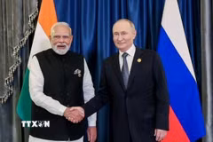 Tổng thống Nga Vladimir Putin và Thủ tướng Ấn Độ Narendra Modi (Ảnh: ANI/TTXVN)