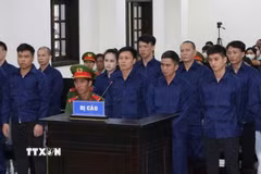 Các bị cáo tại phiên tòa. (Ảnh: Tuấn Kiệt/TTXVN)