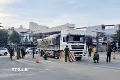Hiện trường vụ tai nạn tại Quảng Ngãi. (Ảnh: Phạm Cường/TTXVN)