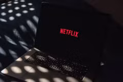 Netflix bị phạt do thiếu minh bạch trong cách xử lý dữ liệu của khách hàng. (Ảnh: timesnownews)