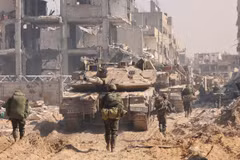 Israel mở rộng chiến dịch, hàng trăm mục tiêu tại Gaza trúng đòn tập kích