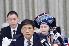 Phó Bí thư, Thị trưởng thành phố Sùng Tả (Quảng Tây) Trì Uy trả lời phỏng vấn của phóng viên TTXVN tại Bắc Kinh. (Ảnh: Quang Hưng/TTXVN)