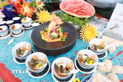 Các món ăn hấp dẫn, giàu chất dinh dưỡng được chế biến từ yến sào Khánh Hòa và các sản vật địa phương. (Ảnh: Xuân Triệu/TTXVN)