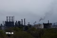 Khu phức hợp công nghiệp hóa dầu tại bang Anzoategui, Venezuela. (Ảnh: THX/TTXVN phát)
