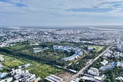 Một góc đô thị Long Xuyên dọc theo sông Long Xuyên với hệ thống hạ tầng, khu dân cư và các công trình đô thị phát triển đồng bộ, hiện đại. (Ảnh: Thanh Sang/TTXVN)