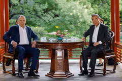 Bộ trưởng Ngoại giao Trung Quốc Vương Nghị gặp Bộ trưởng Ngoại giao Nga Sergey Lavrov tại Bắc Kinh vào ngày 13/7/2025. (Ảnh: Bộ Ngoại giao Trung Quốc)