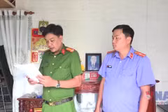 Bắt giữ 13 đối tượng giải quyết mâu thuẫn bằng bom xăng, hung khí