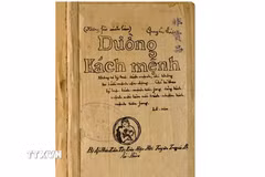 Cuốn “Đường Kách mệnh” tập hợp những bài giảng của Nguyễn Ái Quốc tại lớp huấn luyện chính trị các thanh niên yêu nước Việt Nam trong những năm 1925-1927. (Ảnh: Tư liệu/TTXVN phát)