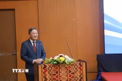 Đại sứ Việt Nam tại Lào Nguyễn Minh Tâm phát biểu tại sự kiện. (Ảnh: Xuân Tú/TTXVN)