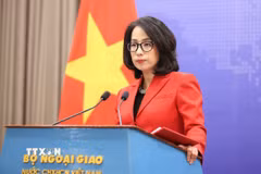 Người phát ngôn Bộ Ngoại giao Phạm Thu Hằng chủ trì họp báo thường kỳ tháng Chín. (Ảnh: An Đăng/TTXVN)