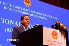 Phó Thủ tướng thứ nhất Chính phủ Campuchia, ông Neth Savoeun phát biểu tại buổi lễ. (Ảnh: Huy Bình/TTXVN