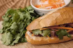 Bánh mì Việt Nam - món ăn vặt hảo hạng nhất thế giới. (Nguồn: BBC)