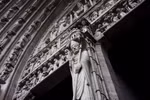 Bức điêu khắc tại Nhà thờ Đức Bà ở Paris, Pháp tháng 10/2013. (Ảnh: THX/TTXVN) 