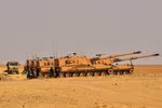 Xe tăng Thổ Nhĩ Kỳ tại biên giới với Syria. (Ảnh: THX/TTXVN)