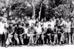 Các phóng viên TTXGP tại căn cứ Trà Nô của Khu V, tháng 10/1974. (Ảnh: Tư liệu TTXGP)