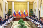 Chủ tịch nước Tô Lâm và Tổng thống Liên bang Nga Vladimir Putin hội đàm. (Ảnh: Nhan Sáng/TTXVN)