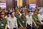 Các bị cáo tại phiên tòa. (Ảnh: Hồng Giang/TTXVN)