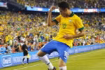 Neymar lập "siêu phẩm" mừng băng thủ quân đội tuyển Brazil