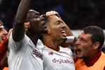 AS Roma ngược dòng đánh bại Inter trong ngày thiếu vắng Mourinho