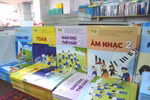Việc vận chuyển sách giáo khoa về các địa phương đang gặp khó khăn vì dịch COVID-19. (Ảnh: PV)