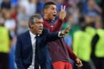 Ronaldo chỉ đạo cùng HLV Santos. (Nguồn: Reuters)