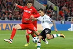 Liverpool (áo trắng) sẽ quyết đấu Spartak Moscow để tranh vé vào vòng 1/8. (Nguồn: AP)