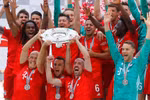 Cận cảnh Bayern thắng hủy diệt, lần thứ 29 lên ngôi Bundesliga