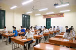 Sỹ tử Thủ đô 'khởi động cuộc đua' vào lớp 10 với môn thi Ngữ văn