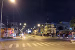 Ngã tư chợ Cầu (nút giao đường Tô Ký-Nguyễn Văn Quá) lúc 22 giờ ngày 30/5, 'cửa ngõ' hướng vào quận Gò Vấp khá vắng vẻ trước giờ giãn cách xã hội. 