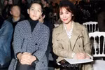 Song Joong Ki bảnh bao, Song Hye Kyo đẹp không tì vết dự show Dior