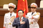 Chủ tịch Quốc hội Vương Đình Huệ tuyên thệ nhậm chức. (Ảnh: Phương Hoa/TTXVN) 