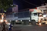 Nghệ An: Xe tải va chạm với xe máy, 2 người thương vong