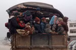 Người dân Syria rời bỏ nhà cửa do xung đột. (Ảnh: Reuters)
