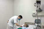 Sau thời gian điều trị tại Bệnh viện Bệnh Nhiệt đới Trung ương, bệnh nhân đã cắt sốt và không phải thở oxy. (Ảnh: BVCC)