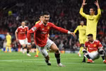 Champions League: Nhà vô địch bại trận, Ronaldo giúp M.U thắng ngược