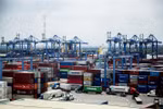 Các container hàng hóa tại Tân Cảng Sài Gòn. (Ảnh: Hồng Đạt/TTXVN)