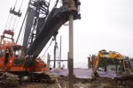 [Video] Rút ngắn thời gian kéo ống cọc có thi thể bé trai lên mặt đất