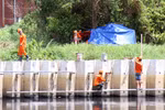 Ngày 19/8/2023, công nhân làm việc trên công trường dự án kênh Tham Lương-Bến Cát-rạch Nước Lên. (Ảnh: Tiến Lực/TTXVN)