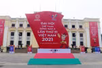 Ban tổ chức địa phương trang trí khánh tiết trong khuôn viên và trong Nhà văn hóa tỉnh và các tuyến đường chính trong thành phố quảng bá SEA GameS 31. (Ảnh: Đại Nghĩa/TTXVN) 