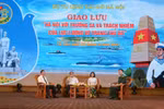 Các đại biểu tham gia giao lưu. (Ảnh: Nguyễn Cúc/TTXVN)