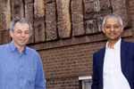 Giáo sư David Klenerman (trái) và giáo sư Shankar Balasubramanian của Đại học Cambridge. (Nguồn: indianexpress.com)